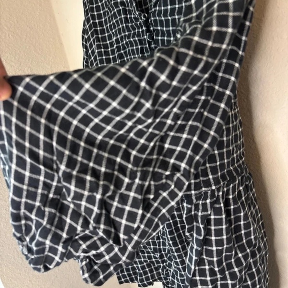 Ingrid & Isabel Black and White Windowpane Tunic Blouse - Picture 5 of 5